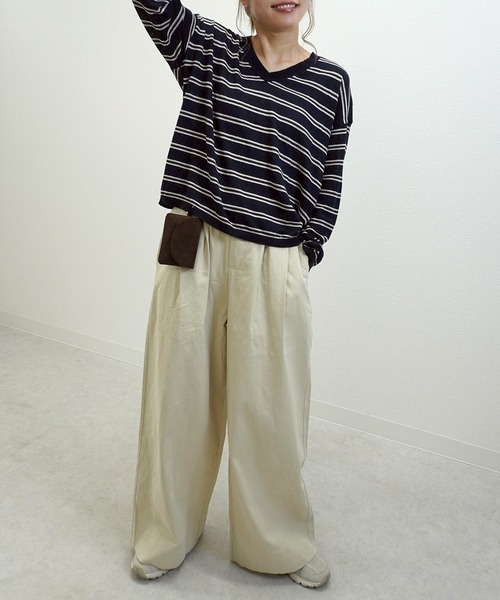 gossara（ゴサラ）の「【秋まで使える】Vネックリネン混プルオーバー（Tシャツ/カットソー・レディース・オフホワイト/ネイビー/ブラウン・FREE）」の8枚目の写真