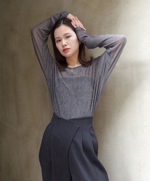 CORNERS（コーナーズ）の「袖ギャザープリーツラメトップス（Tシャツ/カットソー・レディース・ブラック/チャコールグレー/オフホワイト・M）」の5枚目の写真