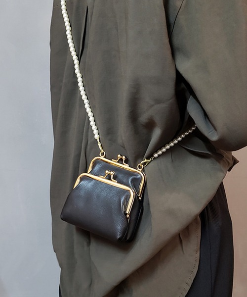 Mignonjour(ミニョンジュール)の「FReePLACe/がま口 ミニパールショルダーバッグ X12790(ショルダーバッグ・レディース・ブラック・FREE)」の1枚目の写真