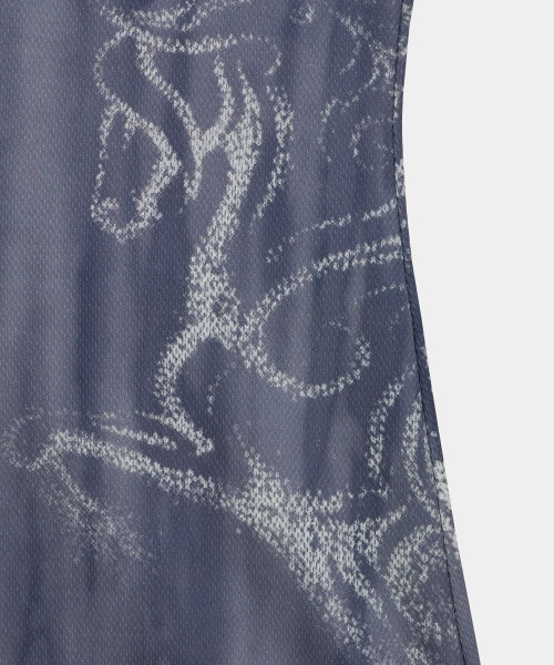 ETRE AU SOMMET（エトレオソメ）の「Side Cut-Out Mini One-Piece (Charcoal)（ワンピース・レディース・チャコールグレー・1/2）」の7枚目の写真