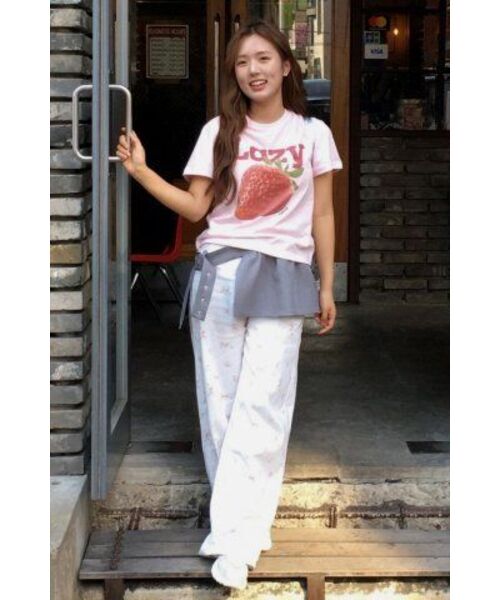 LAZYZ(レイジジ)の「Lazy Strawberry Crop T-shirt (2color)(Tシャツ/カットソー・レディース・ホワイト/ピンク・FREE)」の8枚目の写真