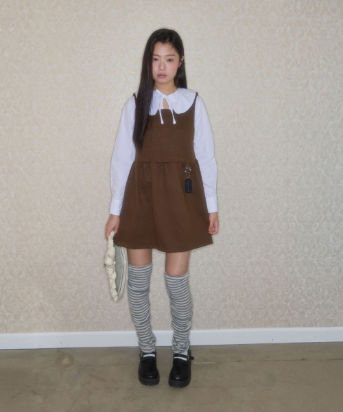 LETERIE(レテリー)の「SQUARE NECK SLEEVELESS DRESS_BROWN(ワンピース・レディース・ブラウン・FREE)」の3枚目の写真