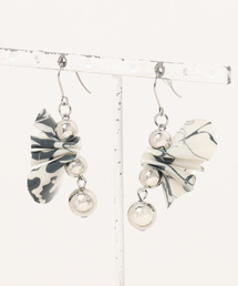 Beauty bell/PVCひらひらピーズピアス