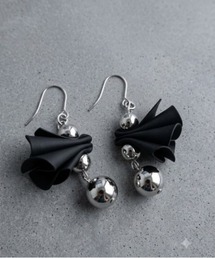 Beauty bell/PVCひらひらピーズピアス