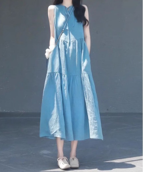 &soiree(アンドソワレ)の「リボン付きノースリーブティアードワンピース(ワンピース・レディース・ブルー・X-LARGE/LARGE/MEDIUM)」の1枚目の写真