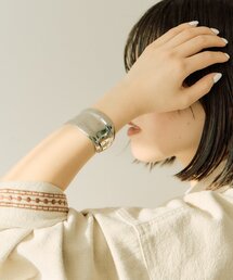 ear PAPILLONNER（イアパピヨネ）の「幅広メタルバングル（バングル/リストバンド）」