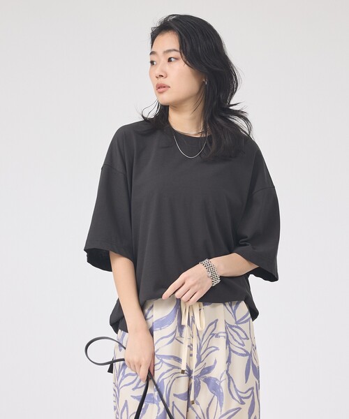 Rouge vif Anna(ルージュヴィフアンナ)の「コットンバックドレープTシャツ/セミロング丈(Tシャツ/カットソー・レディース・ホワイト/モカ・フリー)」の11枚目の写真