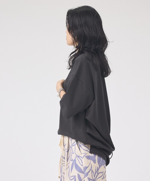 Rouge vif Anna(ルージュヴィフアンナ)の「コットンバックドレープTシャツ/セミロング丈(Tシャツ/カットソー・レディース・ホワイト/モカ・フリー)」の10枚目の写真