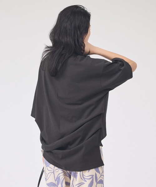 Rouge vif Anna(ルージュヴィフアンナ)の「コットンバックドレープTシャツ/セミロング丈(Tシャツ/カットソー・レディース・ホワイト/モカ・フリー)」の9枚目の写真