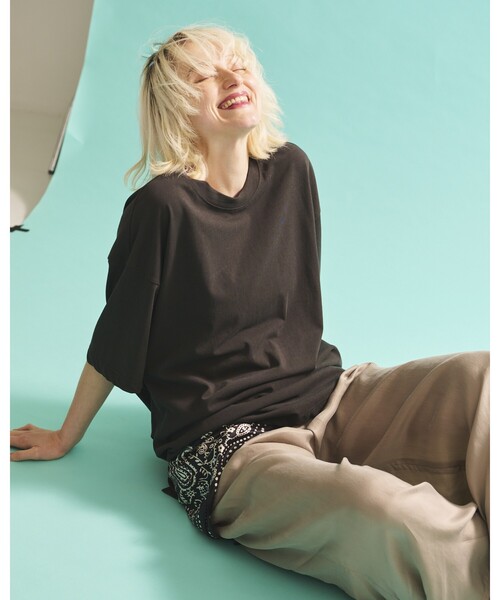 Rouge vif Anna(ルージュヴィフアンナ)の「コットンバックドレープTシャツ/セミロング丈(Tシャツ/カットソー・レディース・ホワイト/モカ・フリー)」の7枚目の写真