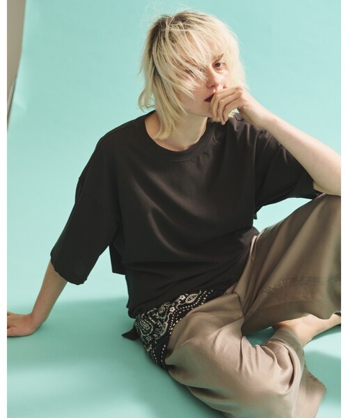 Rouge vif Anna(ルージュヴィフアンナ)の「コットンバックドレープTシャツ/セミロング丈(Tシャツ/カットソー・レディース・ホワイト/モカ・フリー)」の6枚目の写真