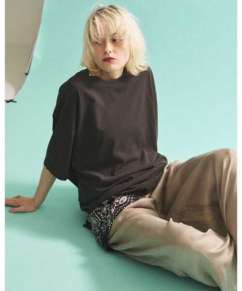 Rouge vif Anna(ルージュヴィフアンナ)の「コットンバックドレープTシャツ/セミロング丈(Tシャツ/カットソー・レディース・ホワイト/モカ・フリー)」の5枚目の写真