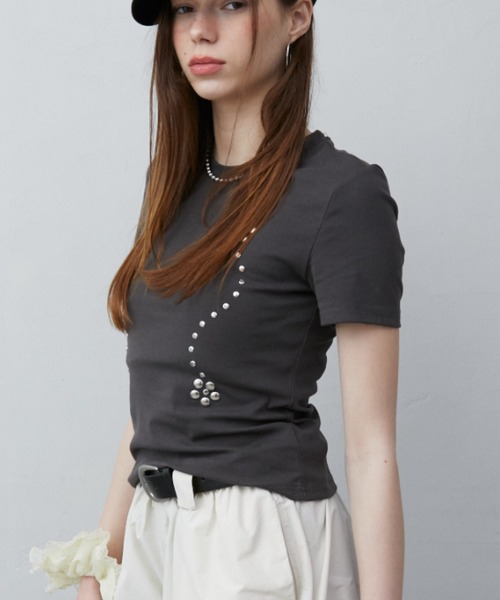 Rohwel（ローウェル）の「Stud Line T-Shirt / スタッズラインTシャツ（Tシャツ/カットソー・レディース・ホワイト/ブラック/グレー・FREE）」の16枚目の写真