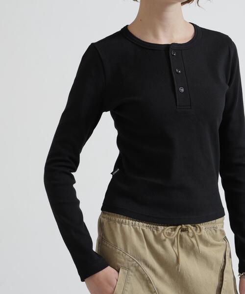 AVIREX(アヴィレックス)の「《DAILY/WOMAN》L/S HENLEY NECK T-SHIRT(Tシャツ/カットソー・レディース・ホワイト/ブラック・M/S)」の15枚目の写真