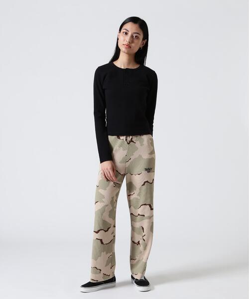AVIREX(アヴィレックス)の「《DAILY/WOMAN》L/S HENLEY NECK T-SHIRT(Tシャツ/カットソー・レディース・ホワイト/ブラック・M/S)」の19枚目の写真