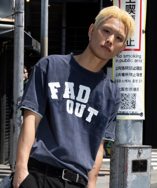 XTONZ(エクストーンズ)の「XF014 アーチアップリケダメージウォッシングTシャツ (NAVY)(Tシャツ/カットソー・レディース・その他・SMALL/MEDIUM/LARGE)」の4枚目の写真