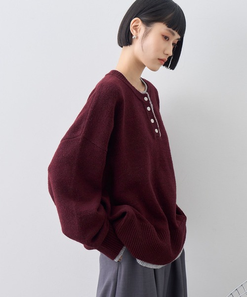 NOGLE(ノグル)の「【NOGLE/ノグル】ウールレイヤードヘンリーネックニット(ニット/セーター・レディース・ブラウン/グレー/レッド/グリーン系/ネイビー/ライトグレー・FREE)」の11枚目の写真