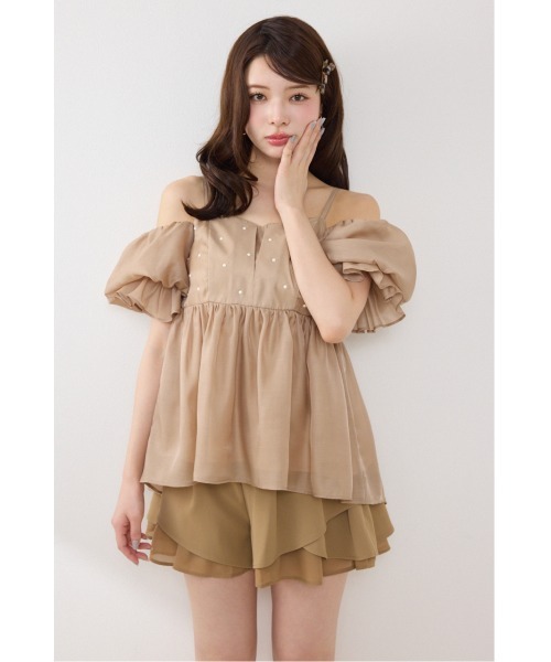 rienda（リエンダ）の「【AKB48 伊藤百花さん着用】2WAYビジューオフショルブラウス　春服 夏服（シャツ/ブラウス・レディース・ブラック/ベージュ/ホワイト・FREE）」の3枚目の写真