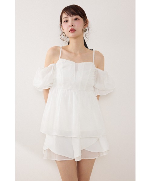 rienda（リエンダ）の「【AKB48 伊藤百花さん着用】2WAYビジューオフショルブラウス　春服 夏服（シャツ/ブラウス・レディース・ブラック/ベージュ/ホワイト・FREE）」の6枚目の写真