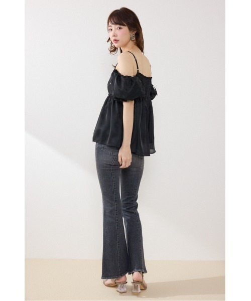rienda（リエンダ）の「【AKB48 伊藤百花さん着用】2WAYビジューオフショルブラウス　春服 夏服（シャツ/ブラウス・レディース・ブラック/ベージュ/ホワイト・FREE）」の13枚目の写真