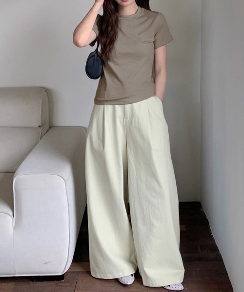 LOWO(ロワ)の「驚くほど伸びる/65kg対応。極上ストレッチの“美フィット”Tシャツ(Tシャツ/カットソー・レディース・チャコールグレー/ダークブラウン/ブラック/ネイビー/オフホワイト/ライトグレー/ライトベージュ/ピンク/グレー/バーガンディー/グレイッシュベージュ/モカ・FREE)」の15枚目の写真