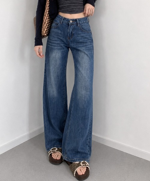 NANEA（ナネア）の「ハイウエストセミフレアデニムパンツ（デニムパンツ・レディース・ブルー・MEDIUM/SMALL）」の2枚目の写真