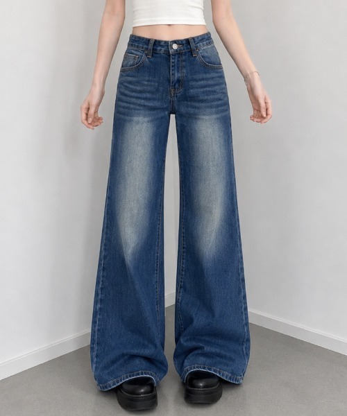 NANEA（ナネア）の「ハイウエストセミフレアデニムパンツ（デニムパンツ・レディース・ブルー・MEDIUM/SMALL）」の7枚目の写真