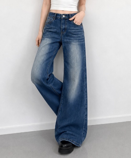 NANEA（ナネア）の「ハイウエストセミフレアデニムパンツ（デニムパンツ・レディース・ブルー・MEDIUM/SMALL）」の6枚目の写真