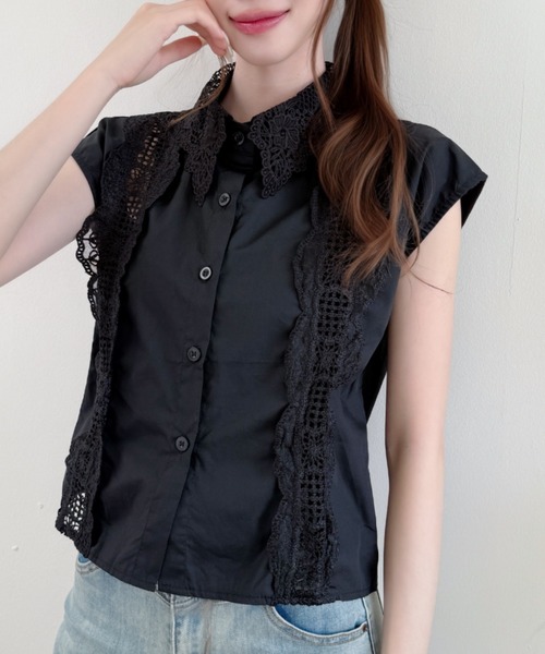 Ada.(エイダ)の「フラワー レース カラー ノースリーブ サマー ブラウス(シャツ/ブラウス・レディース・ブラック/ブルー/ホワイト・FREE)」の2枚目の写真