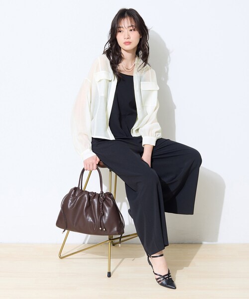 INDIVI（インディヴィ）の「【トレンド／2WAY】裾ドロスト付きシアーブラウスブルゾン（シャツ/ブラウス・レディース・スモーキーグリーン系/ホワイト/ネイビー・38/13/15 /05/19/34）」の8枚目の写真