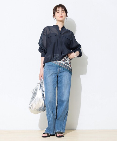INDIVI（インディヴィ）の「【トレンド／2WAY】裾ドロスト付きシアーブラウスブルゾン（シャツ/ブラウス・レディース・スモーキーグリーン系/ホワイト/ネイビー・38/13/15 /05/19/34）」の16枚目の写真
