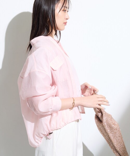INDIVI（インディヴィ）の「【トレンド／2WAY】裾ドロスト付きシアーブラウスブルゾン（シャツ/ブラウス・レディース・スモーキーグリーン系/ホワイト/ネイビー・38/13/15 /05/19/34）」の19枚目の写真