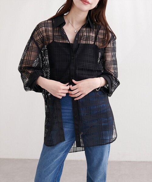 natural couture(ナチュラルクチュール)の「シアーチェックシャツ(シャツ/ブラウス・レディース・ライトベージュ/オフホワイト/ブラック・FREE)」の9枚目の写真