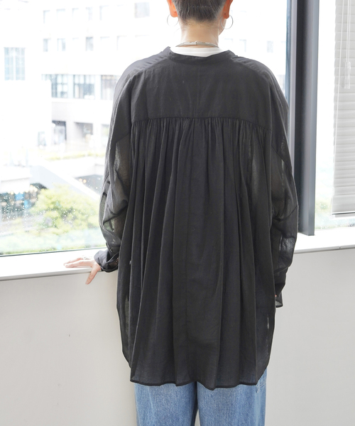 JOURNAL STANDARD LUXE（ジャーナルスタンダード　ラックス）の「ハイツイストガーゼ ギャザーBIGシャツ（シャツ/ブラウス・レディース・ブラック/ホワイト・FREE）」の7枚目の写真