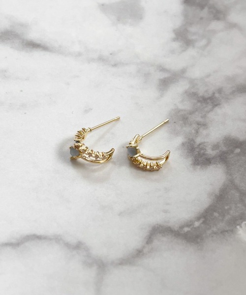 yu-ka(ユーカ)の「YU-KA:デザインピアス Designer earrings(ピアス(両耳用)・レディース・ゴールド・FREE)」の3枚目の写真
