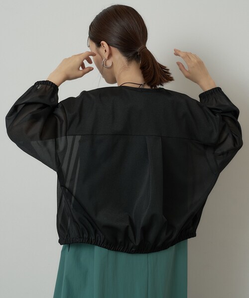 UNTITLED(アンタイトル)の「トリコットシアーブラウス(シャツ/ブラウス・レディース・アイボリー/ブラック/ブルー系その他・02/00/50)」の17枚目の写真
