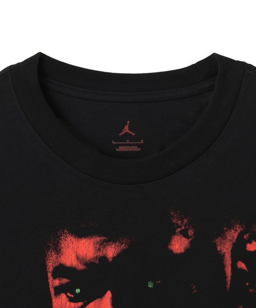 JORDAN BRAND(ジョーダンブランド)の「JORDAN BRAND M J BRK S MOVIE 85 SS CREW / ジョーダン ブランド BRK S MOVIE 85 S/S クルー/NIKE【SP】(Tシャツ/カットソー・メンズ・ブラック・XL/XXL/S/M/L)」の3枚目の写真
