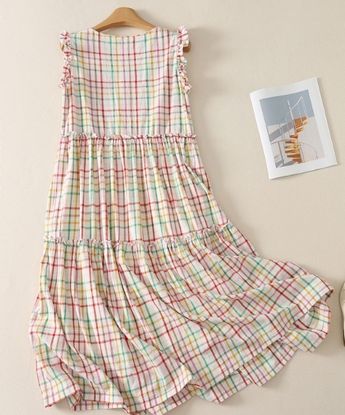 LUCPY(ラクピー)の「フリルショルダーチェックティアードワンピース(ワンピース・レディース・ピンク・XX-LARGE/X-LARGE/LARGE/MEDIUM)」の2枚目の写真