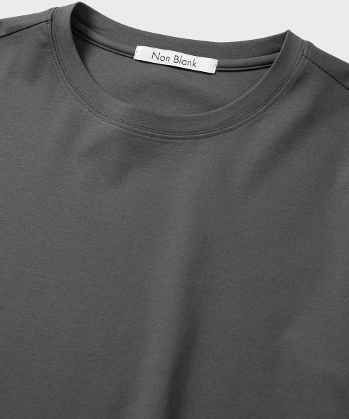NONBLANK(ノンブランク)の「記者コットンクロップHS Tシャツ_CHARCOAL(Tシャツ/カットソー・メンズ・チャコール・MEDIUM/LARGE/X-LARGE)」の3枚目の写真