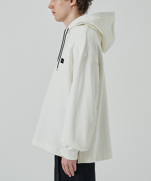 CULLNI(クルニ)の「【CULLNI】French Terry Embroidery Patch Hoodie(パーカー・メンズ・ライトパープル/ブラック/ホワイト・1/2)」の9枚目の写真