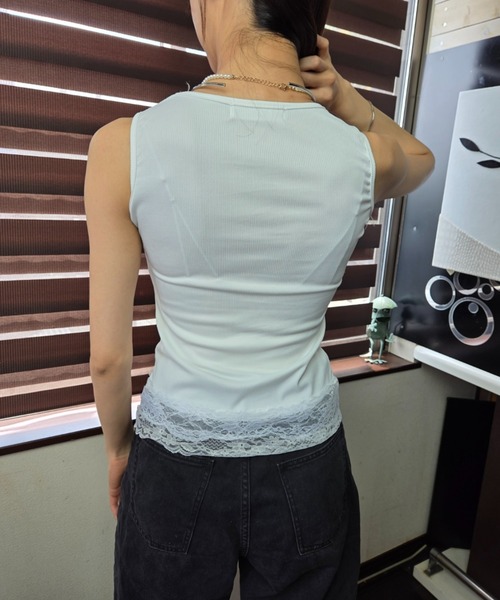 ｔｏｌｅｎｅ（トレネ）の「【裾レースで甘さをひとさじ】レイヤードに映えるレースフリルタンクトップ（タンクトップ・レディース・ホワイト・FREE）」の6枚目の写真