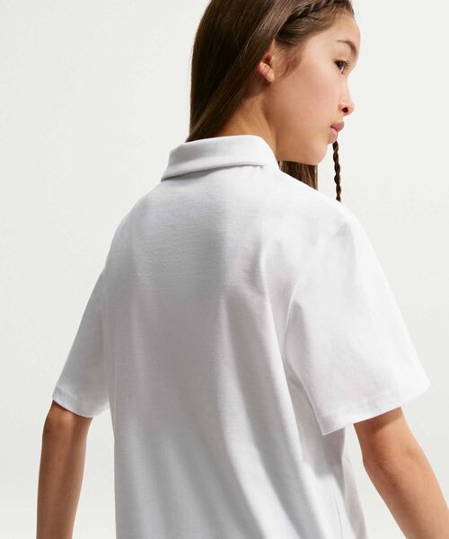 NIKE(ナイキ)の「ナイキ スポーツウェア クラブ ジュニア ニット ショートスリーブ ポロ / Nike Sportswear Club Big Kids' Knit Short-Sleeve Polo IF2841-100 White(ポロシャツ・キッズ・ホワイト・160/150/140/130)」の11枚目の写真