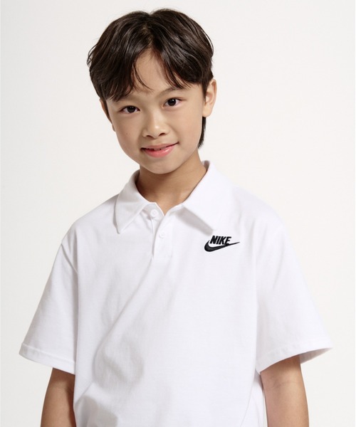 NIKE(ナイキ)の「ナイキ スポーツウェア クラブ ジュニア ニット ショートスリーブ ポロ / Nike Sportswear Club Big Kids' Knit Short-Sleeve Polo IF2841-100 White(ポロシャツ・キッズ・ホワイト・160/150/140/130)」の6枚目の写真
