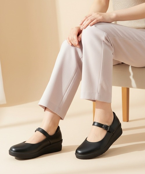 BACKYARD FAMILY(バックヤードファミリー)の「CARINA WALK ストラップパンプス(パンプス・レディース・ピンクゴールド/ブラック・23cm/23.5cm/24cm/24.5cm/22.5cm)」の10枚目の写真