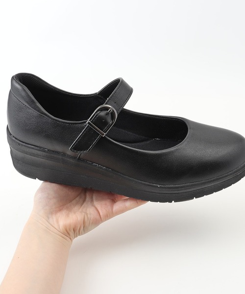 BACKYARD FAMILY(バックヤードファミリー)の「CARINA WALK ストラップパンプス(パンプス・レディース・ピンクゴールド/ブラック・23cm/23.5cm/24cm/24.5cm/22.5cm)」の12枚目の写真