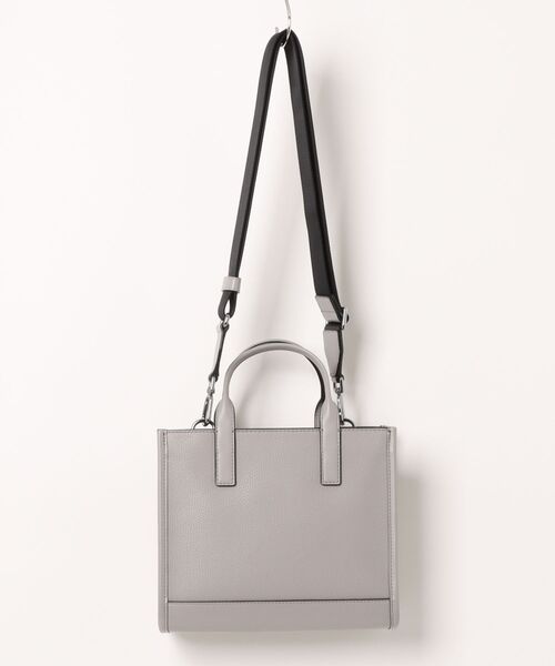 MICHAEL KORS(マイケルコース)の「COOPER トップジップ ストラクチャー トート クロスボディ(ショルダーバッグ・メンズ・グレー系・FREE)」の2枚目の写真