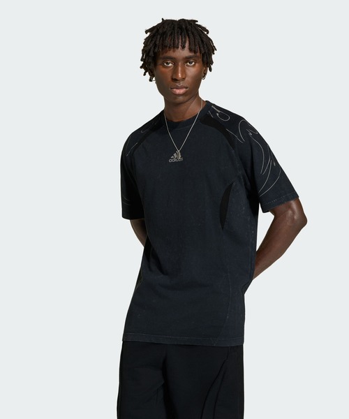 adidas(アディダス)の「Adilenium シーズン4 チームガイスト グラフィック 半袖Tシャツ / アディダスオリジナルス adidas Originals(Tシャツ/カットソー・メンズ・ブラック・SMALL/X-SMALL/X-LARGE/MEDIUM/4XL/LARGE/3XL/XX-LARGE)」の1枚目の写真