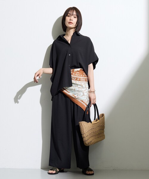INDIVI（インディヴィ）の「【SETUP可／清涼感〇】ウエストゴム イージーワイドパンツ（その他パンツ・レディース・ブラック/グリーン/ライトベージュ・40/38/36/05/15 /13）」の6枚目の写真