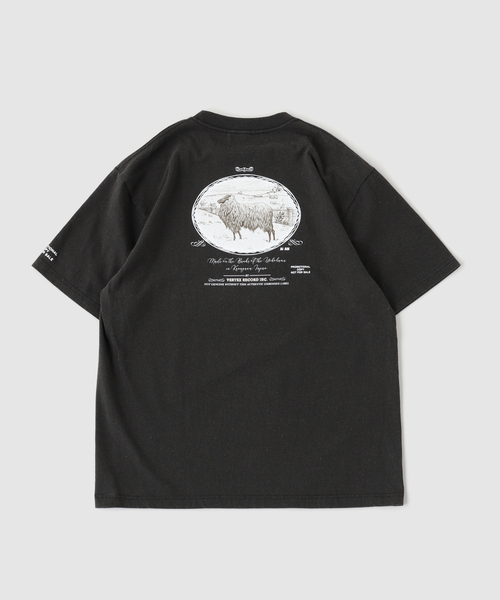 WISM（ウィズム）の「AI STILL HERE / アイスティルヒア SOUTH WESTERN BANK JP（Tシャツ/カットソー・メンズ・ブラック・MEDIUM）」の2枚目の写真