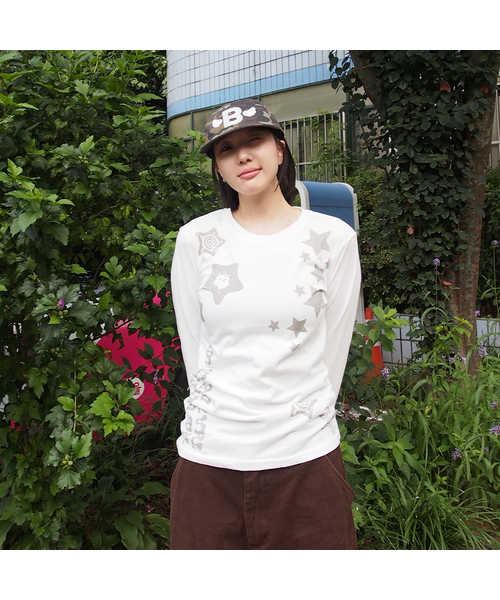 KKEEE(ケーケーイーイー)の「スターカインドロングスリーブ(2カラー)(Tシャツ/カットソー・レディース・ホワイト/ブラック・FREE)」の1枚目の写真
